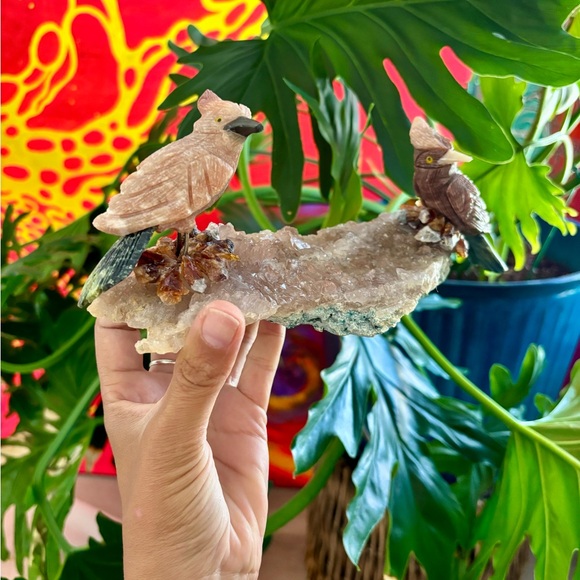 Gemstone Bird carving on Amethyst Flower - Picture 8 of 10